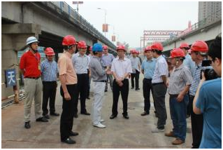 溫州市副市長(zhǎng)陳建明一行蒞臨公司溫州龍港大橋改建工程項(xiàng)目部檢查工作