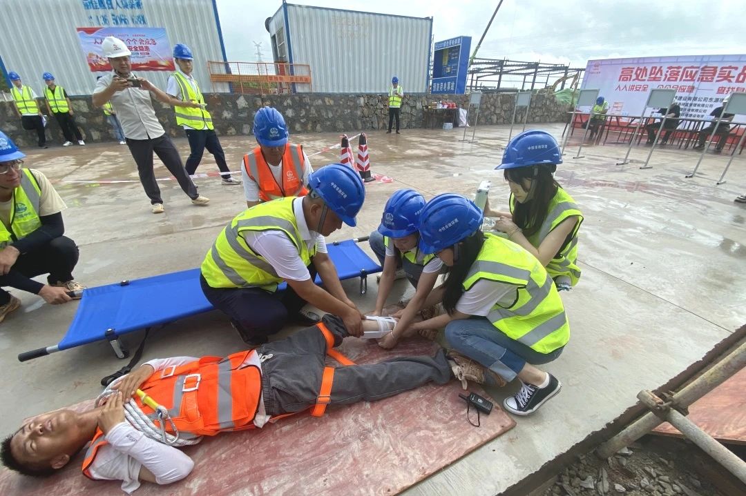 1752481322121325.jpg 東源縣項目部開展高處墜落救援演練.jpg